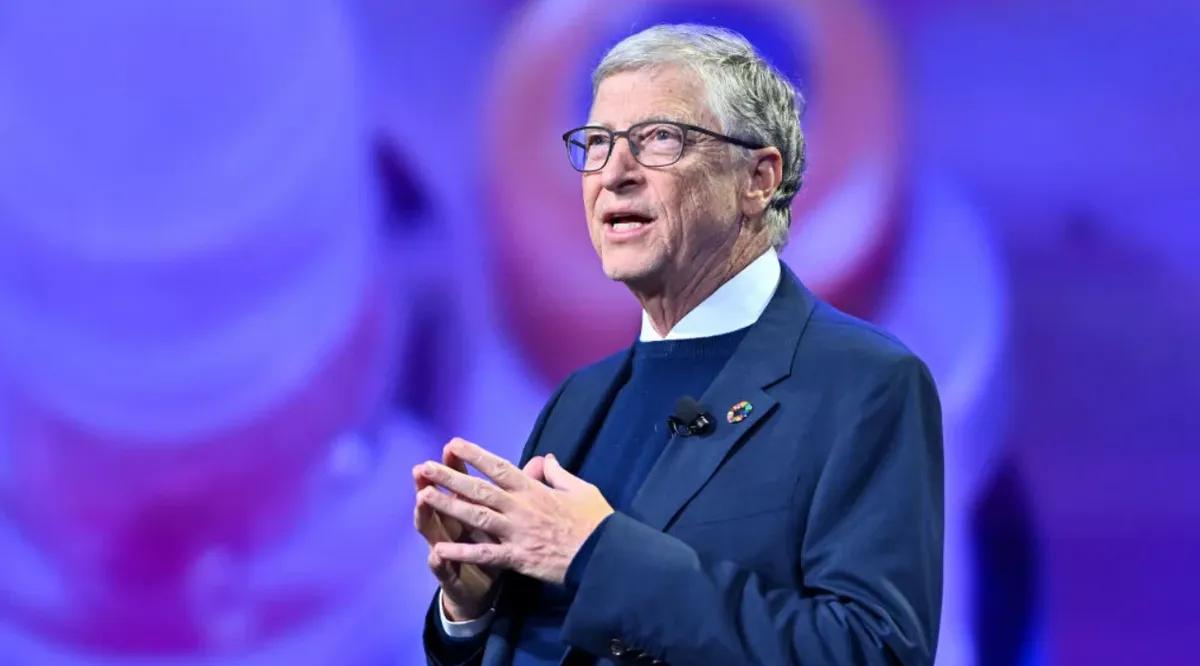 Bill Gates sier at mennesker ikke vil være nødvendig for "de fleste ting" i AI-alderen