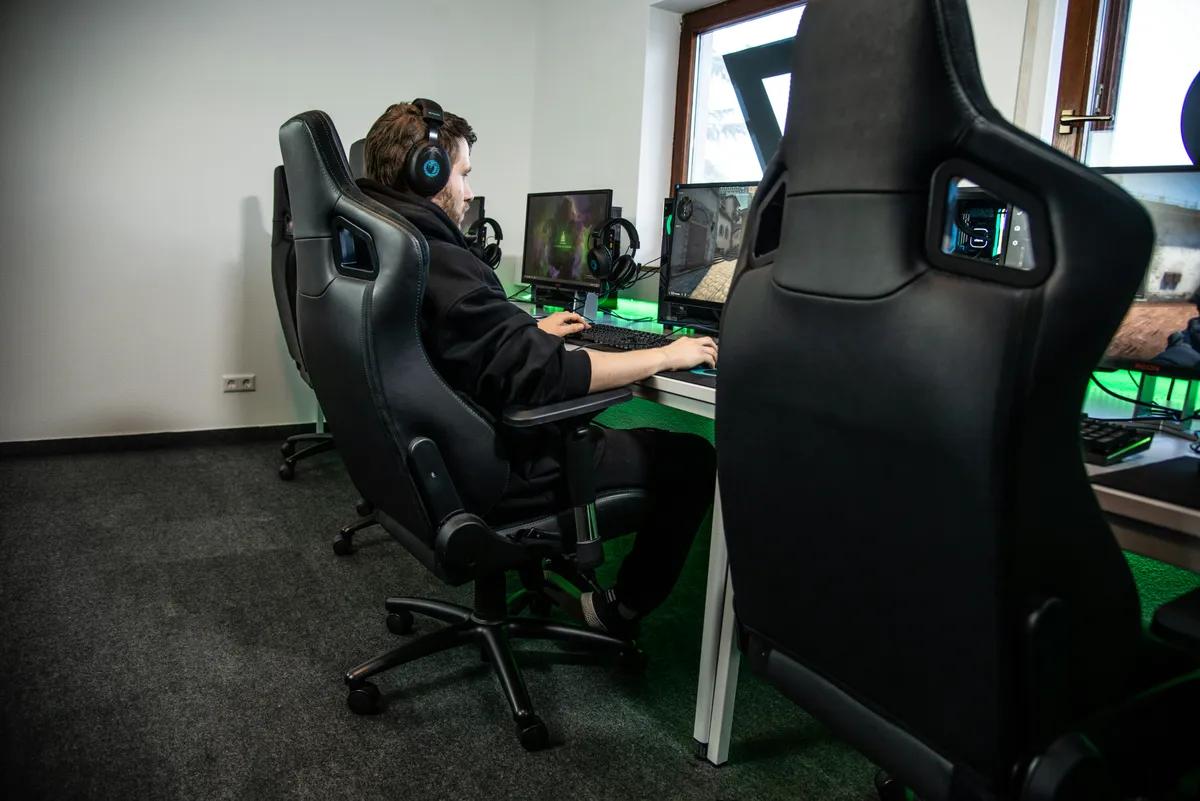 Hvor lang tid vil det ta før store esport-titler har spilleautomater med merkevare?