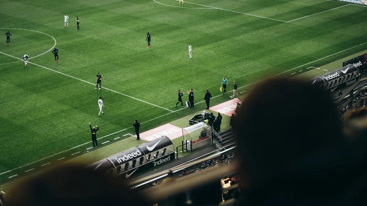 Spill på fotball gjennom hele sesongen hos Rabona bet og lignende sider: guide måned for måned