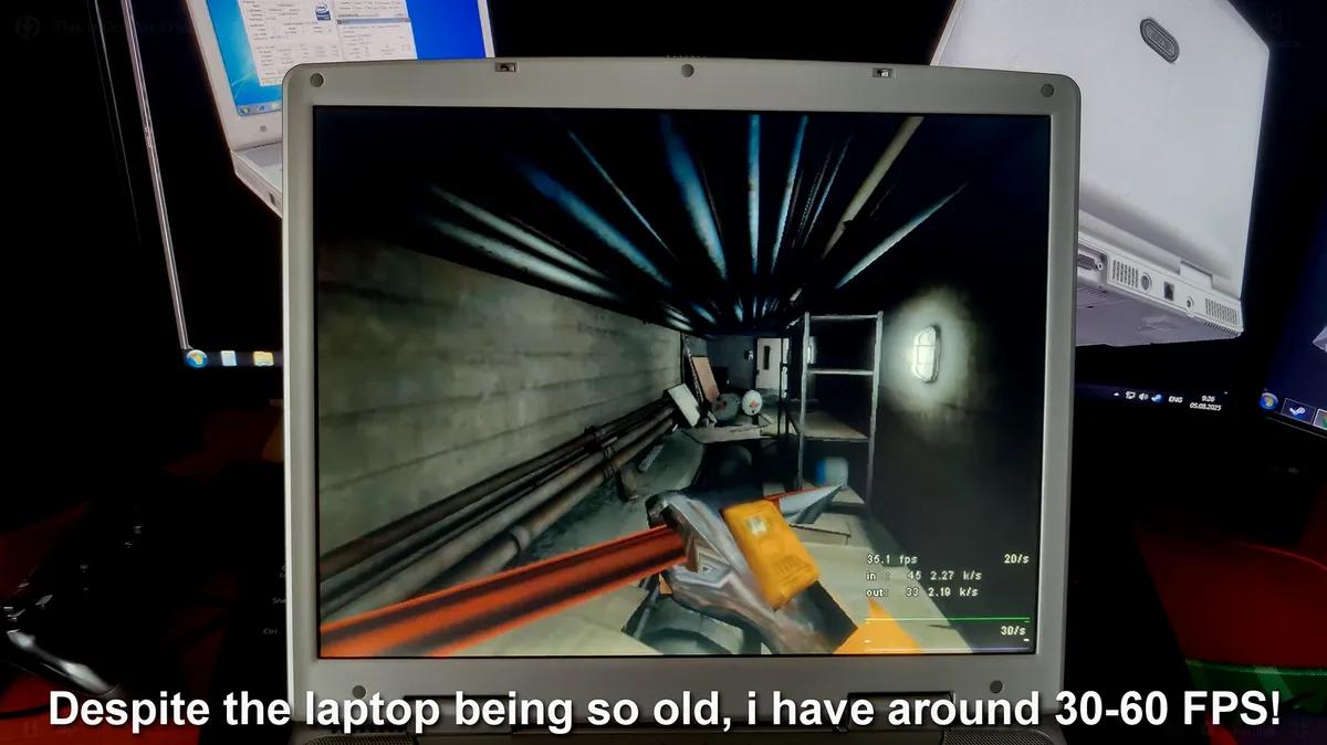 Half-Life Modder får Half-Life 2 Map til å fungere i GoldSrc og kjører det på en bærbar PC fra 2002