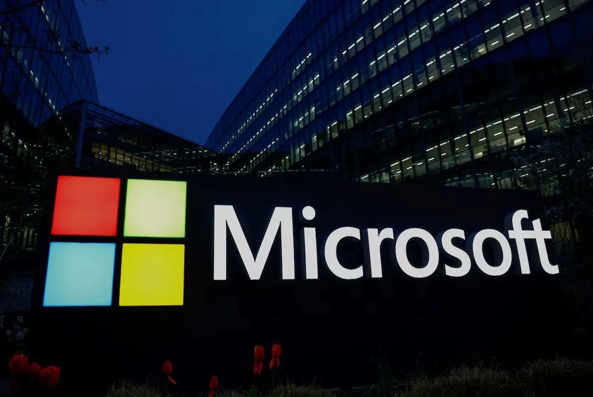 Microsoft forbereder seg på massive oppsigelser av ansatte og prioriterer AI-utvikling.