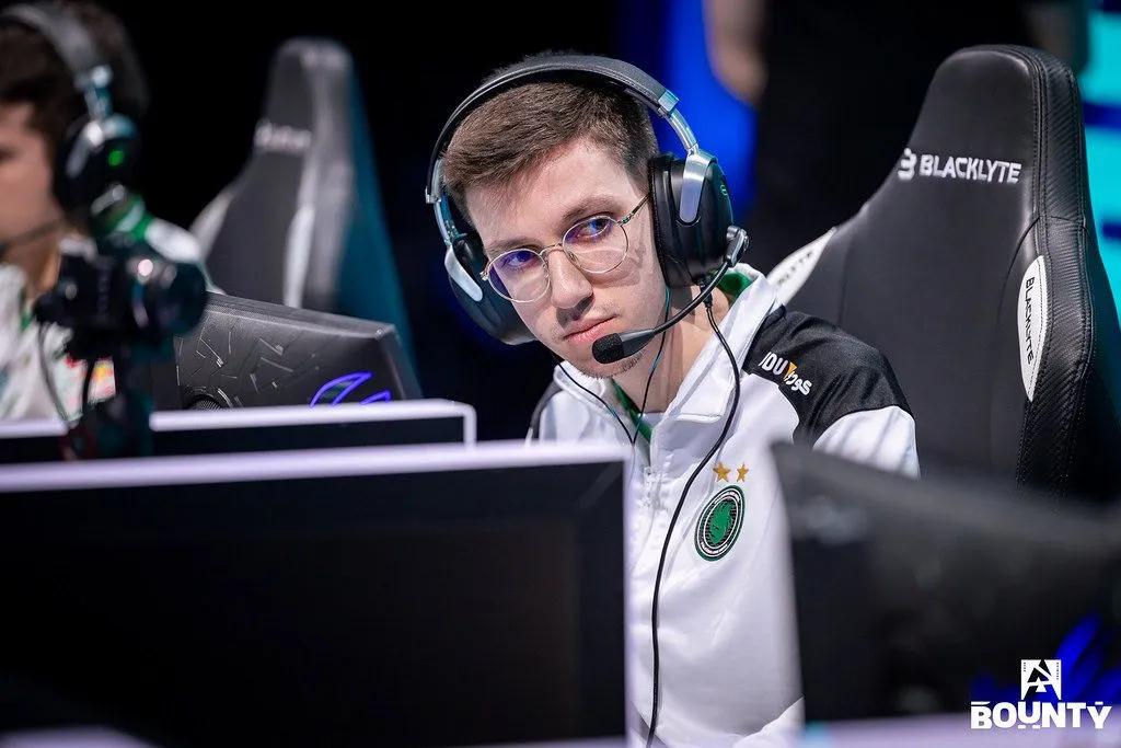 Endringer hos Team Falcons: Karrigan erstatter Kyxsan