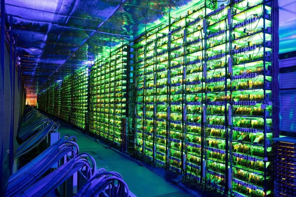 Bitcoin-gruvearbeidere under press ettersom produksjonskostnadene stiger over markedsprisen, noe som tvinger frem konsolidering i hele bransjen.