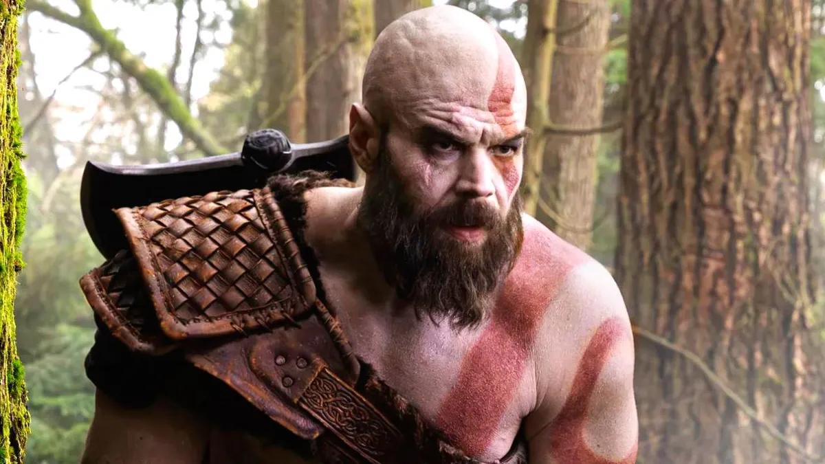 Amazon skal finne en ny skuespiller til rollen som Kratos i TV-serien «God of War» etter Ryan Hursts skade