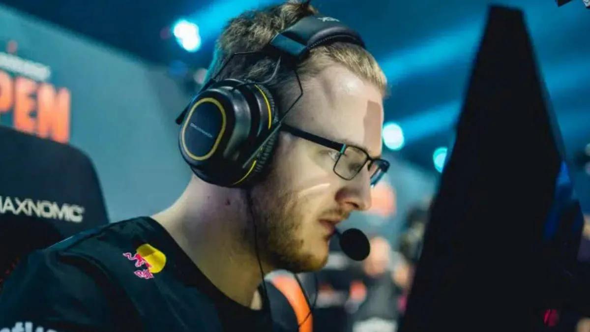 fnatic flyttet smooya til benken