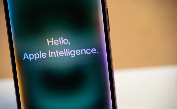 Apple’s Siri Chief Calls AI Delays Ugly and Embarrassing, Promises Fixes 4